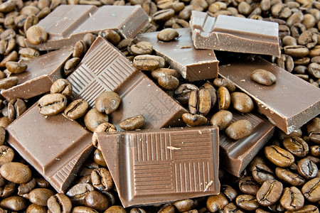 咖啡豆和巧克力图片