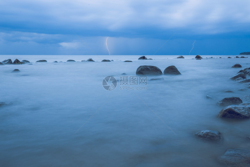 地平线自然波罗的海风暴闪电图片