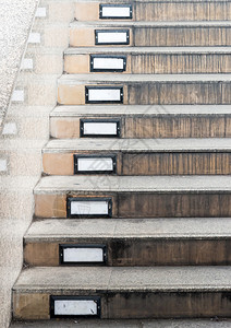 城市的户外地区现代带有轻光框架的现代化楼梯肮脏的图片