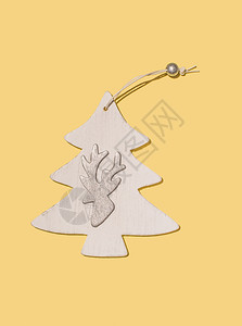 问候庆典圣诞节白树形状明亮的颜色黄背景图片