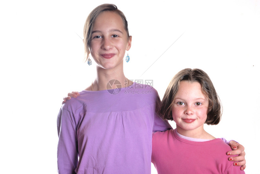 友好微笑童年姐妹之间的同谋图片