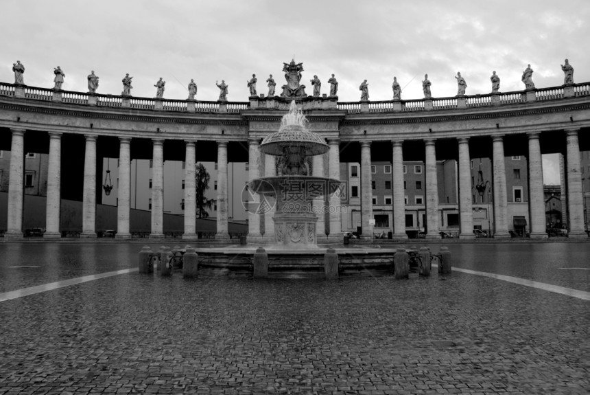 柱廊梵蒂冈城圣彼得斯柯广场的喷泉和乡镇欧洲雕像图片