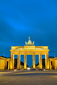 纪念碑托勃兰登堡门白日出时在德国柏林地标图片