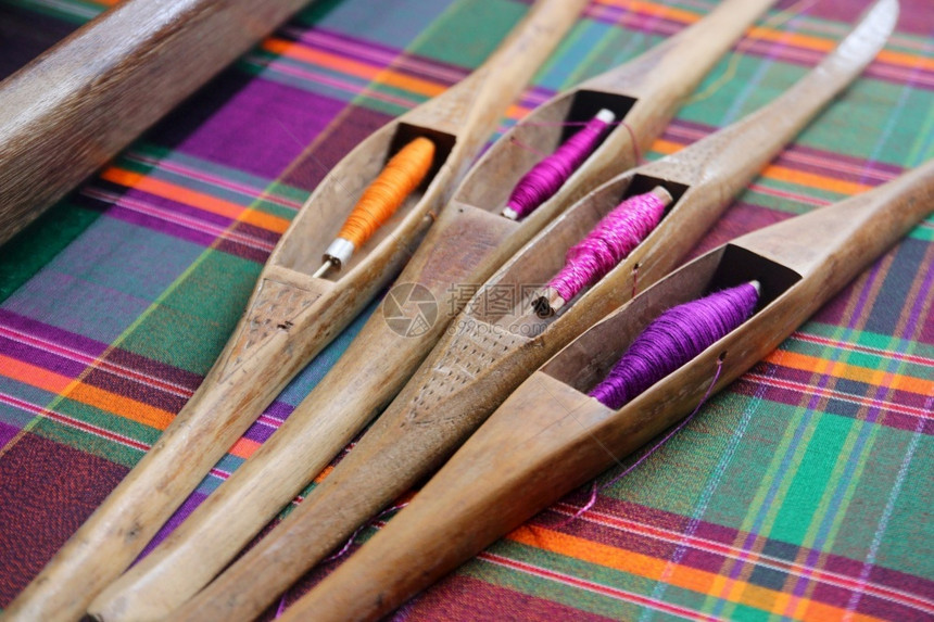 丝织传统泰国绸编织的式染色纺品图片