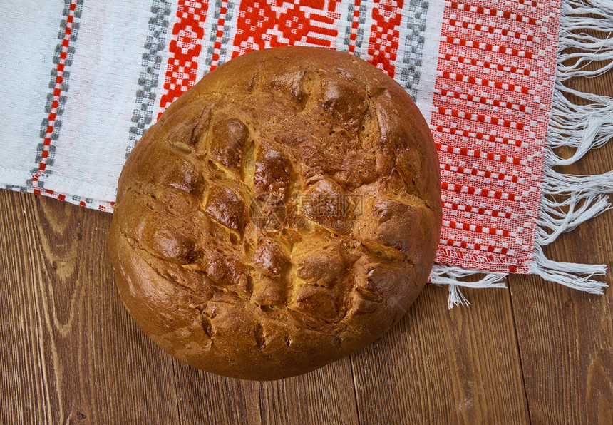 传统的婚礼新鲜Palyanica斯拉夫白面包传统糕点关闭图片