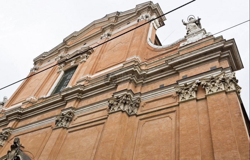 彼得罗意大利博洛尼亚圣彼得皮耶特罗大教堂科林斯式雕像图片
