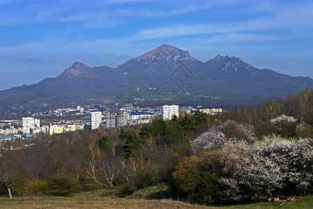 地标从Mashuk山看到Beshtau山旅行天空图片