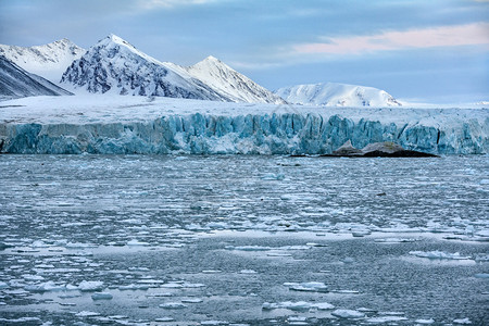 根冰川峡湾风景优美高清图片