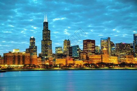 芝加哥市中心城风景在夜里公园伊利诺州天空图片