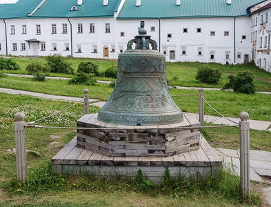 金属俄罗斯索洛维茨基帕普罗布拉日申斯基修道院的旧大钟旅游象征图片