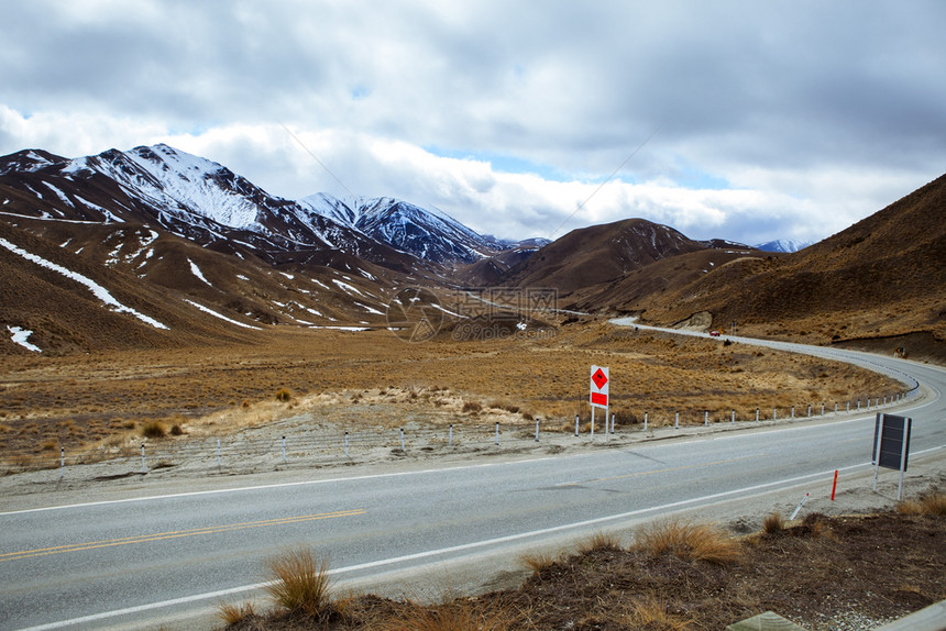 旅行新西兰南部陆地的Hickaki地区高速公路上的新西兰南国自然图片