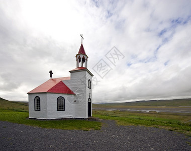 冰岛典型的八角教堂由流木建造钟史法斯塔迪尔一种图片