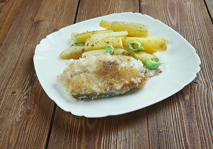 准备炸薯条Carpefrite炸鲤鱼法式料理片高清图片