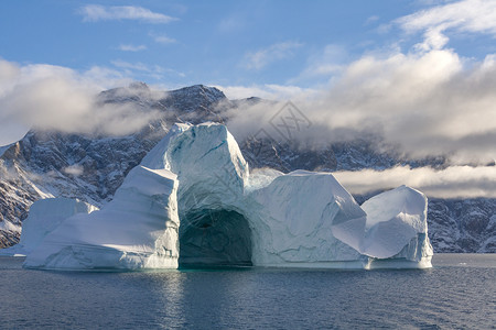 东格陵兰岛冰山图片