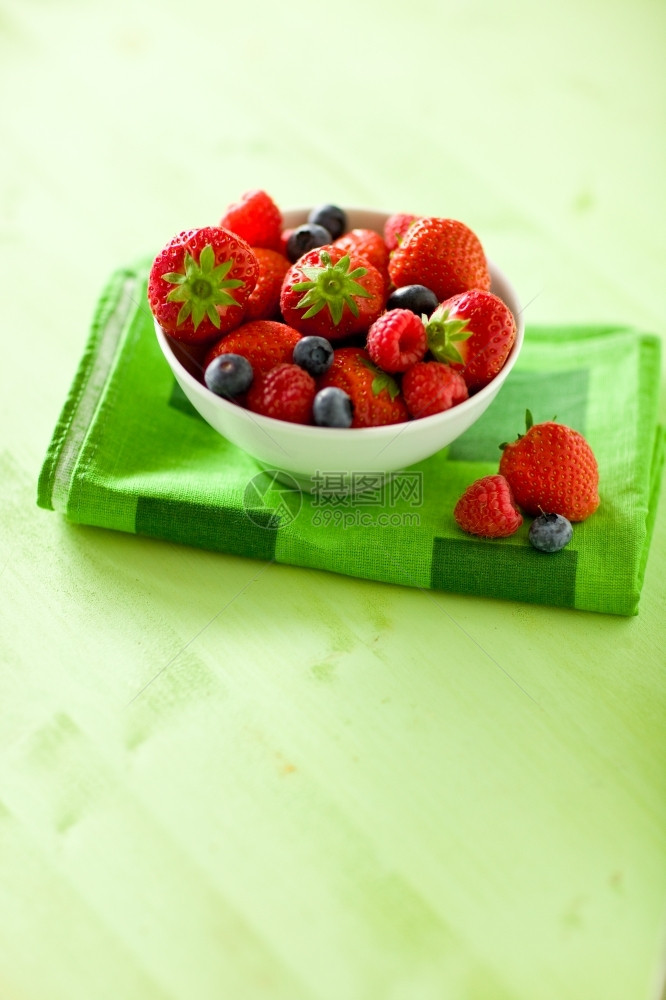 绿色桌上鲜果混合相片每天亮光食物新鲜的可口图片