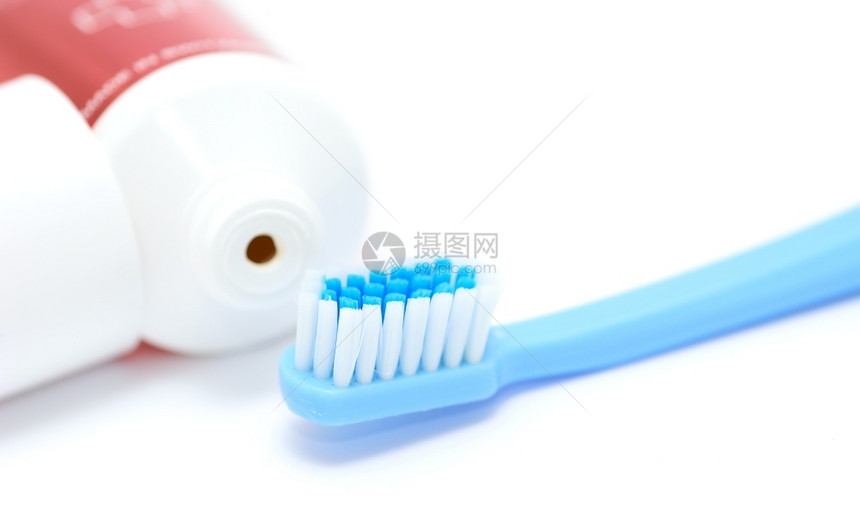 牙刷和牙膏图片