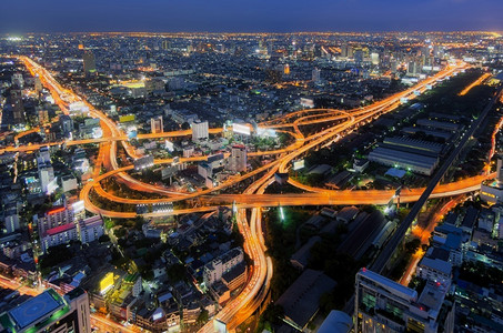亚洲人曼谷高速公路和顶视线泰国位于黄光高速公路上夜晚景观图片