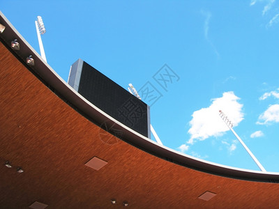 柴金体育场和记分牌的屋顶建造覆盖图片