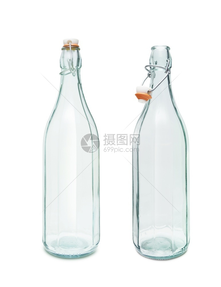水滗器单身的在白背景上隔离的空旧瓶子带有剪切路径图片