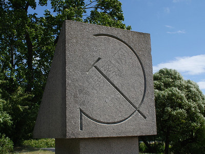联盟徽人们苏的象征有镰刀和锤子的纪念碑背景图片