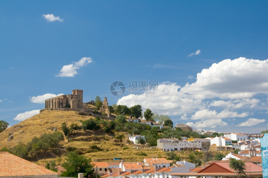 阿科斯塔强化提升Aracenarsquos市的城堡位于同名的山脉CastillofortalezadeAracenaCastle图片