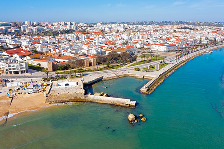 天线建造海浪来自葡萄牙阿尔加维拉各斯市的航空图片