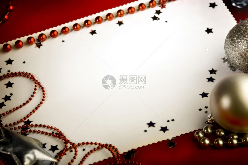 有色中等的团体圣诞广告红背景带有球星和的空间装饰图片