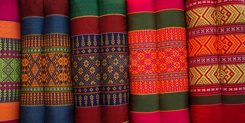 缝纫丰富多彩的泰国丝绸闪电材料图片
