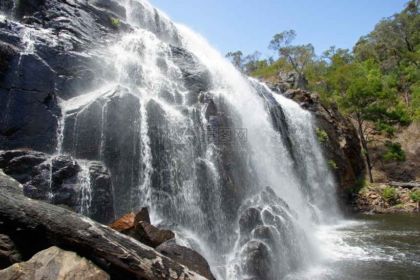 麦肯齐瀑布格兰屏公园澳大利亚攀登在下面景观图片