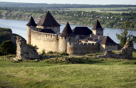 建造霍廷堡垒是位于乌克兰西部的加固工事综合设施筑城历史图片