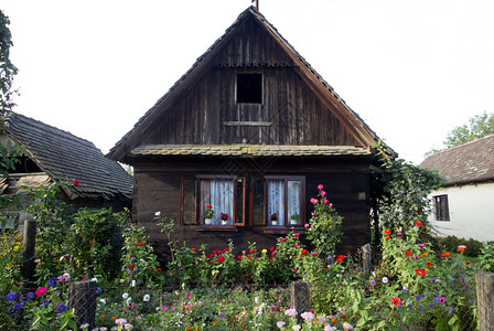 传统的窗户住房农场图片