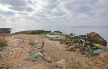 旅行海滨12月在西班牙巴利阿里群岛Mallorca的洛基海边景观自然图片