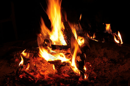 南部非洲热火烈夜间燃烧的焰照片象征图片
