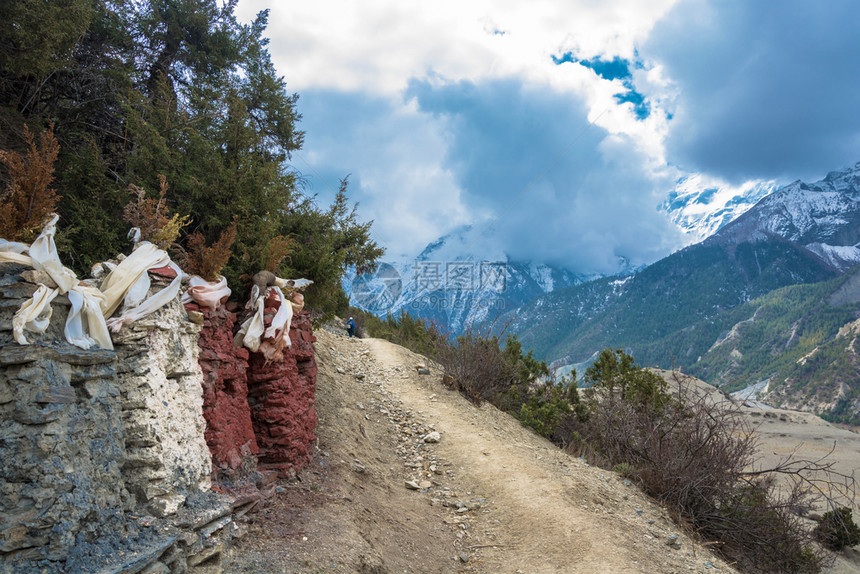 景观跋涉自然尼泊尔春日喜马拉雅山丘观光旅游者图片