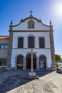 叉16世纪初葡萄牙埃斯托里尔圣安东尼公堂的Baroque外表教区早期的背景图片