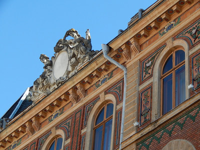 城市的古典建筑石块细节和装饰利兹经典的拱图片