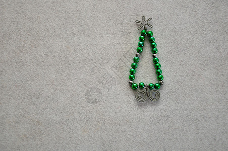 珠子制成的圣诞树图片