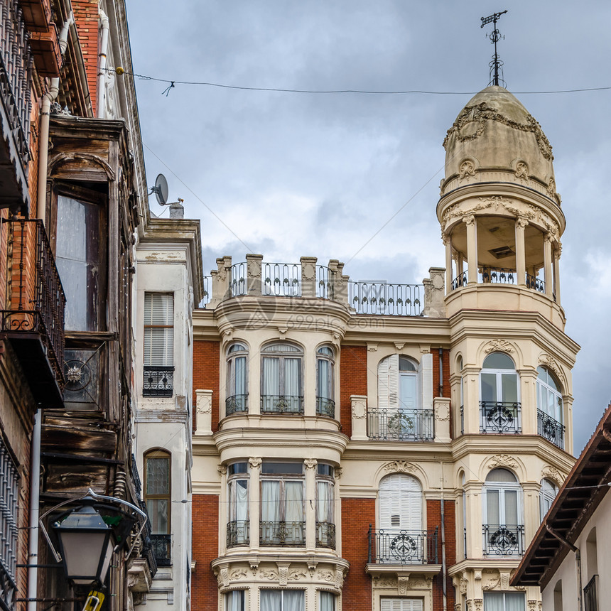 历史的西班牙帕伦亚卡斯蒂利和里昂的城市景观建筑学老的图片