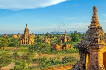 都会城市景观地标缅甸城市风景的天线中心巴甘Bagan图片
