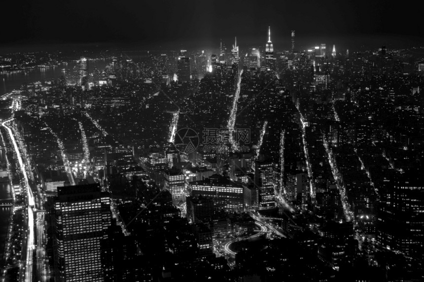 建筑学纽约市夜间建筑和街道鸟瞰图纽约市夜间黑白鸟瞰图建筑物美国图片