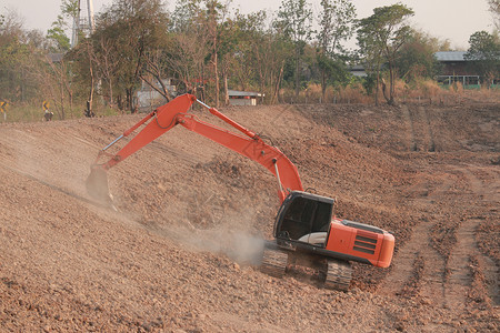 反铲挖掘机大型蓄水池挖土粉尘掘灰机器图片