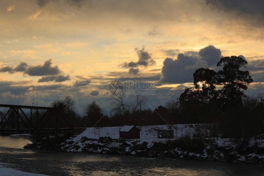 阿布哈兹科多里河日落季节雪户外图片