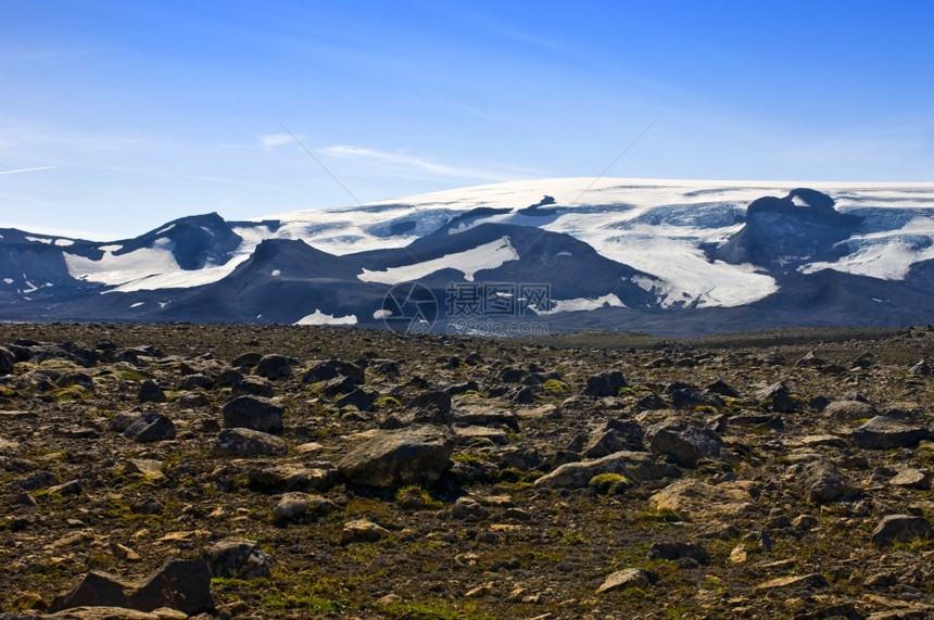 Vatnajokull冰川和火山与贫瘠的岩石在前面覆盖了Tundra岩浆高地空虚图片