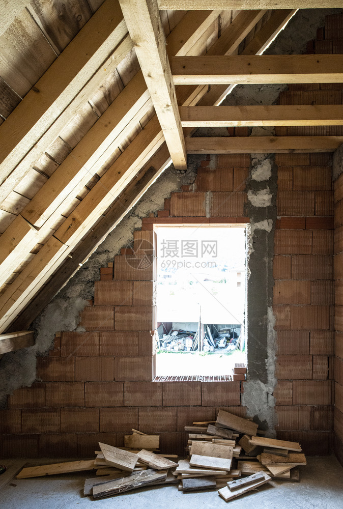 建成木制的家新筑房中木梁束图片