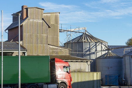 建造老的风车德国磨机厂生产高质量的动物饲料供养殖者使用图片