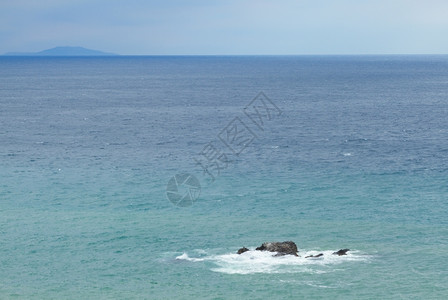 岩石海景克里米亚黑的石头水图片