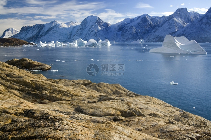 东格陵兰唐士比松最远处的西北Fjord冻结峡湾海图片