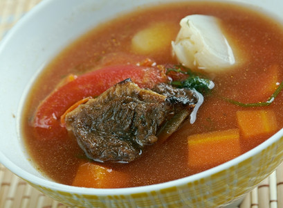 乔巴美食晚餐土族烹饪羊肉汤加西红柿图片