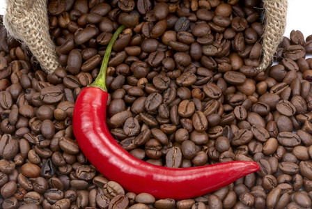 咖啡豆和辣椒图片