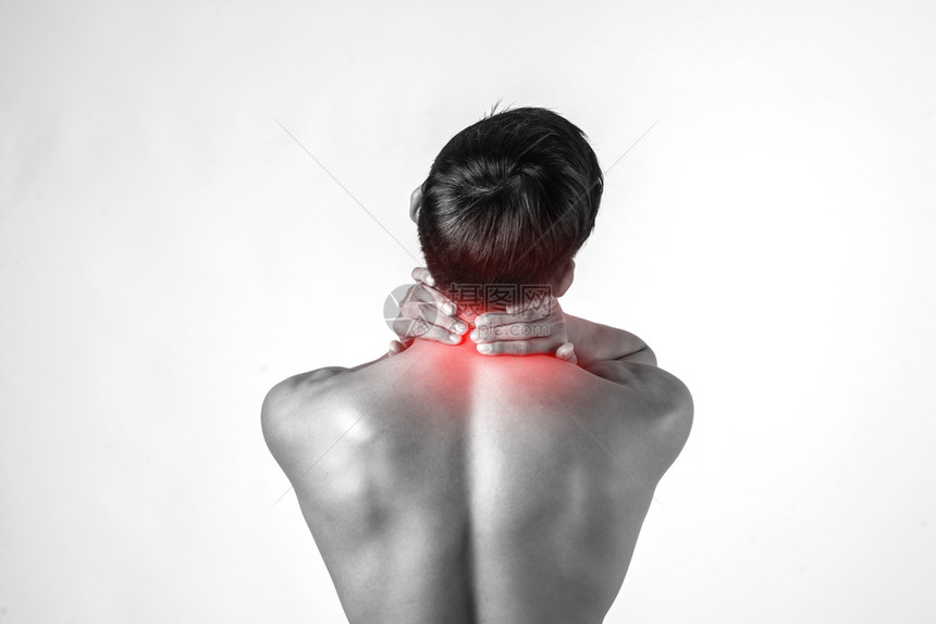 缓解男人肌肉用颈部的手柄来减轻在白色背景上隔离的疼痛肌肉人用颈部的手柄来减轻孤立的疼痛整脊疗法图片